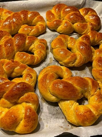 Rețetă Mucenici Moldovenești Pufoși– Pas cu Pas