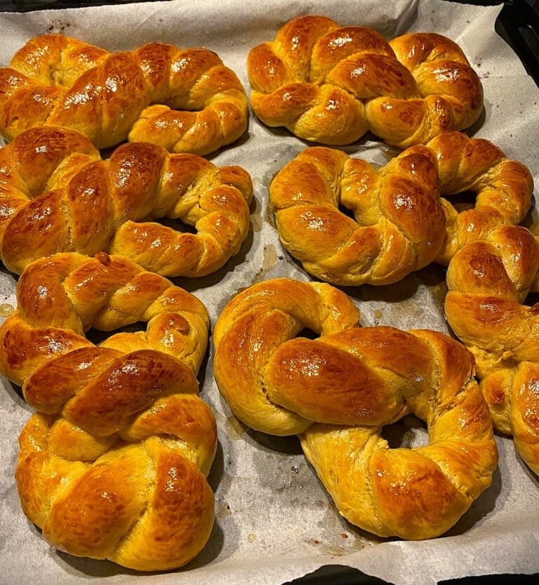 Rețetă Mucenici Moldovenești Pufoși– Pas cu Pas