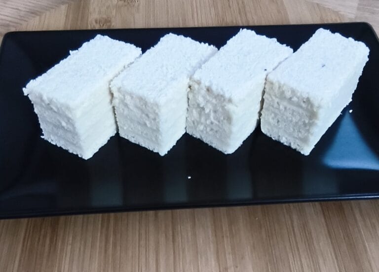 Albă ca Zăpada (Lămâița) – Rețeta Veche cu Foi Fragede și Amoniac